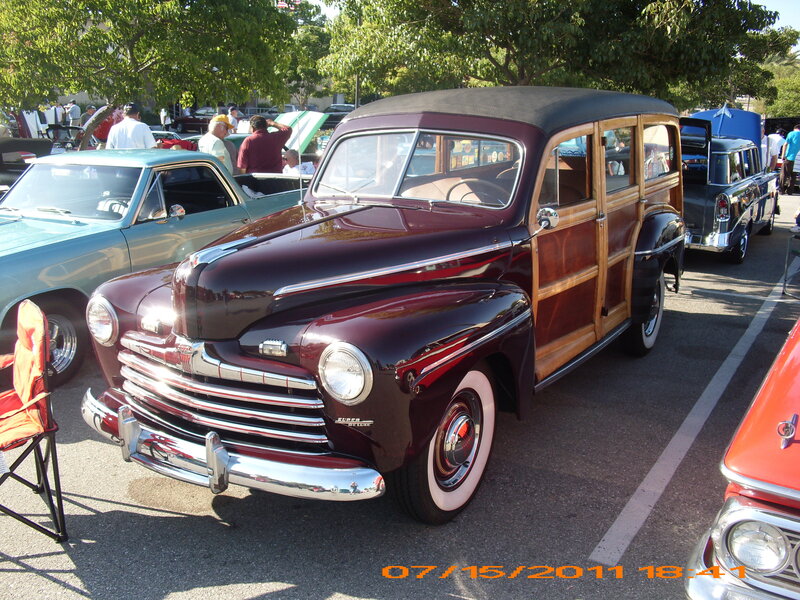 Maroon Woodie Car