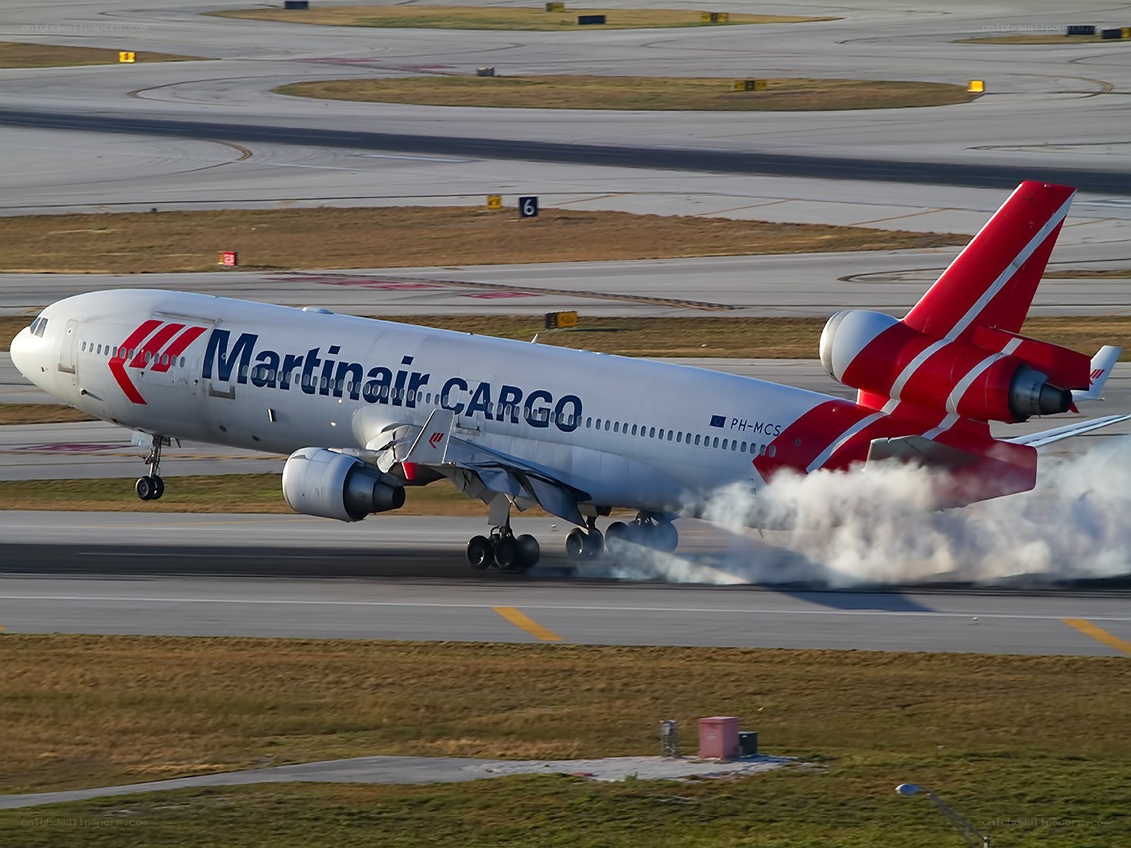 Martinair Cargo plane landing