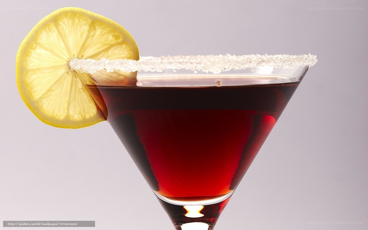 Martini with lemon and sugar rim