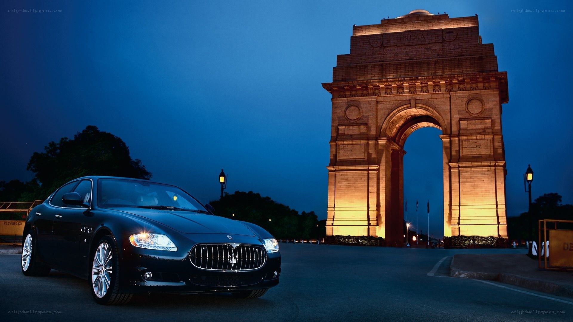 Maserati at India Gate