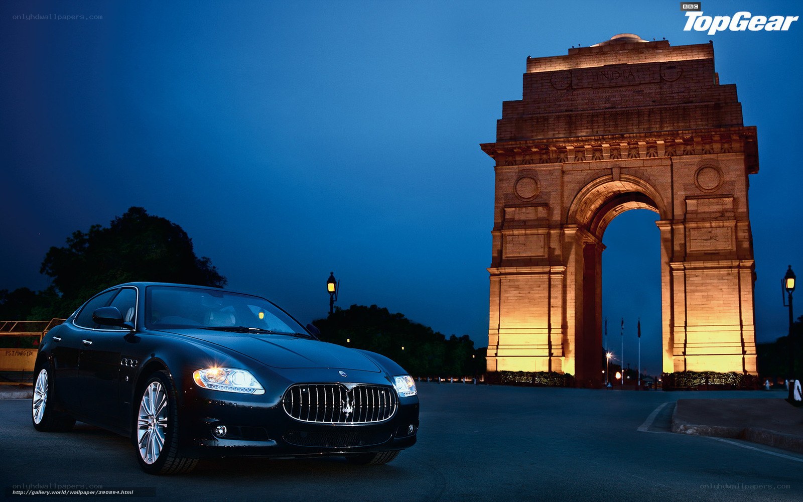 Maserati at India Gate