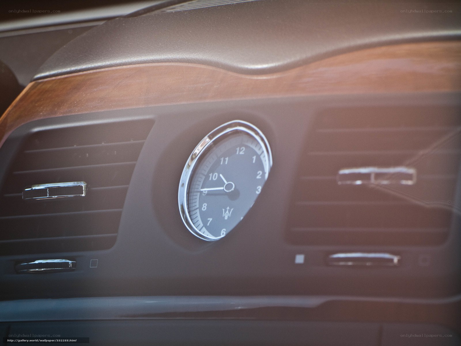 Maserati dashboard detail