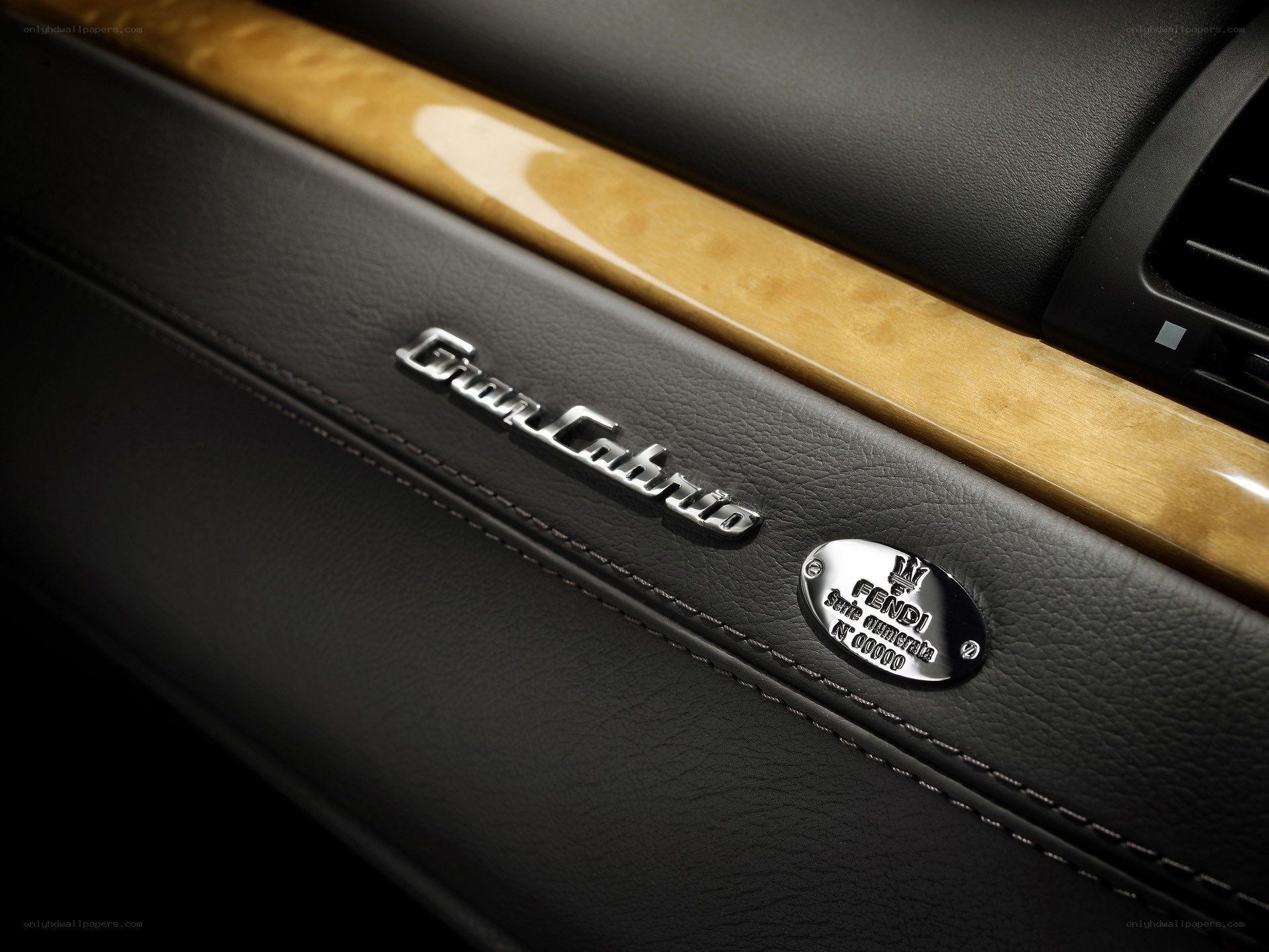 Maserati GranCabrio interior detail
