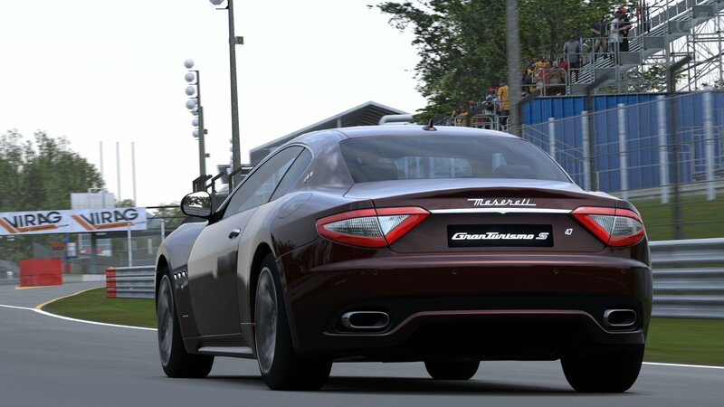 Maserati GranTurismo S on track