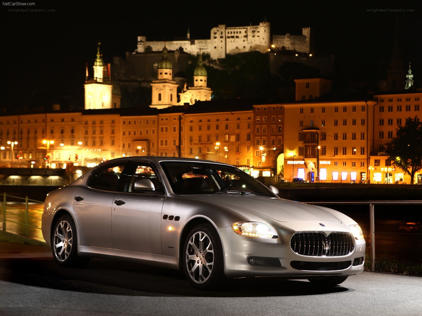 Maserati Quattroporte at night