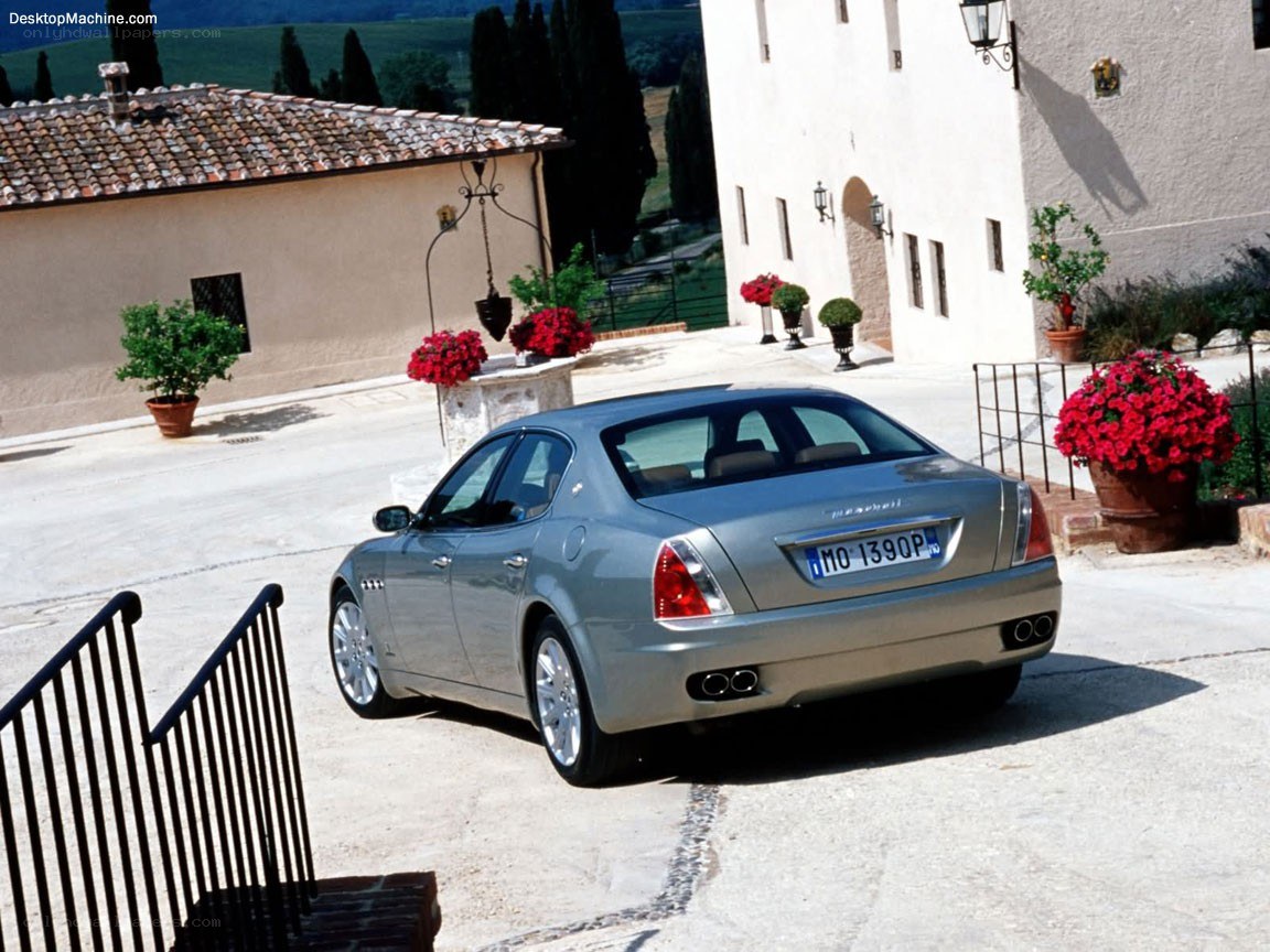 Maserati Quattroporte in courtyard