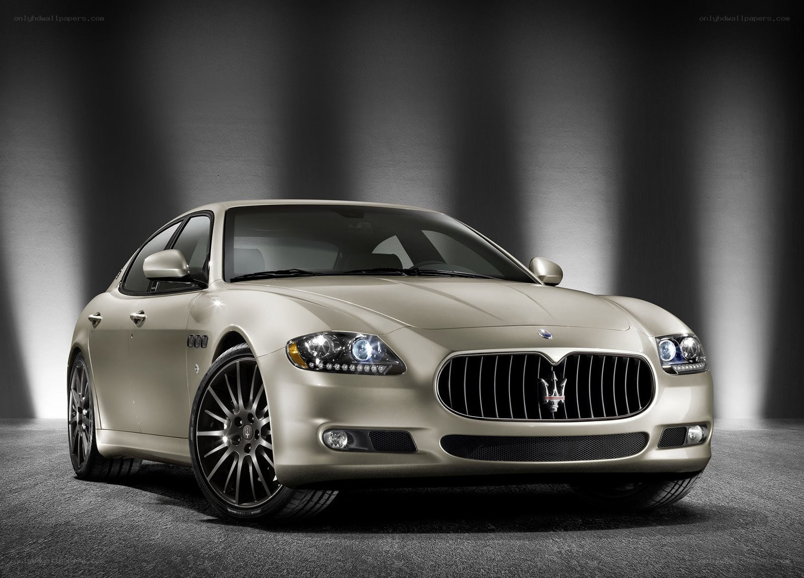 Maserati Quattroporte in studio