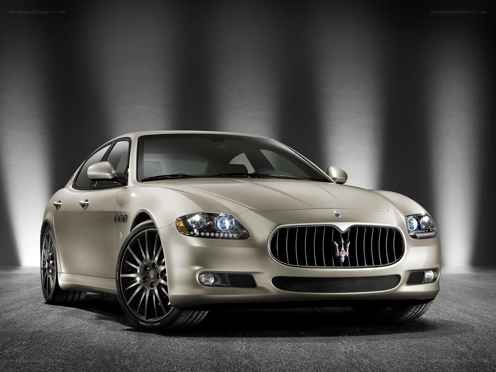 Maserati Quattroporte in studio