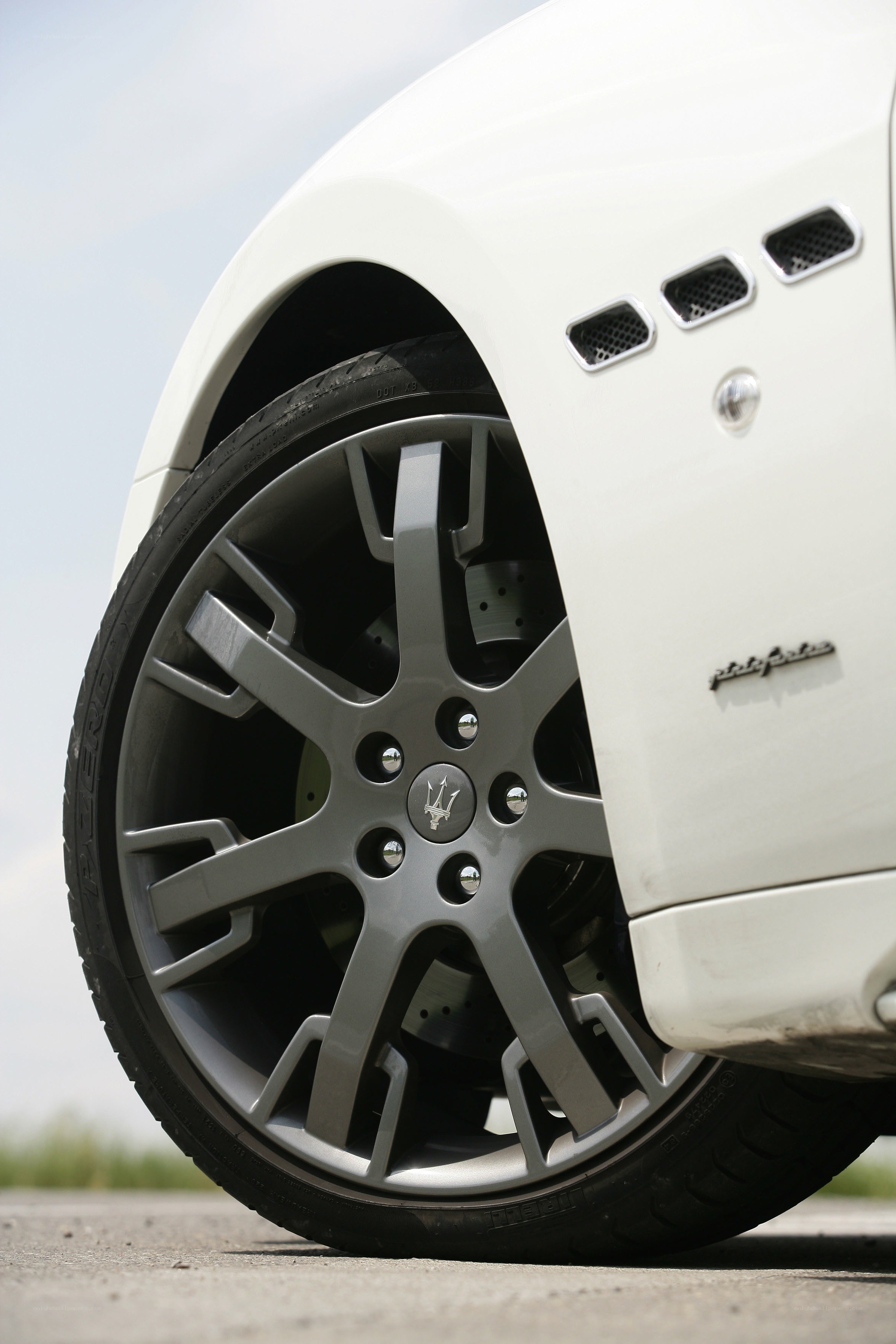 Maserati wheel close-up