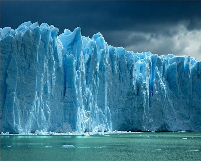 Massive glacier face