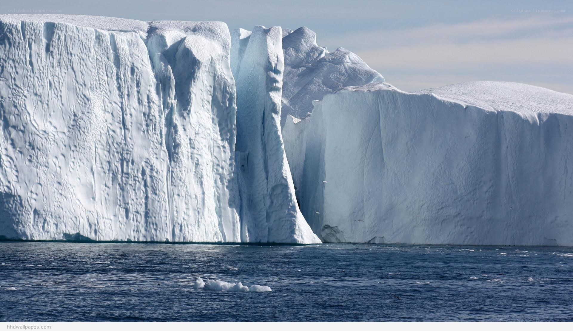 massive icebergs in ocean