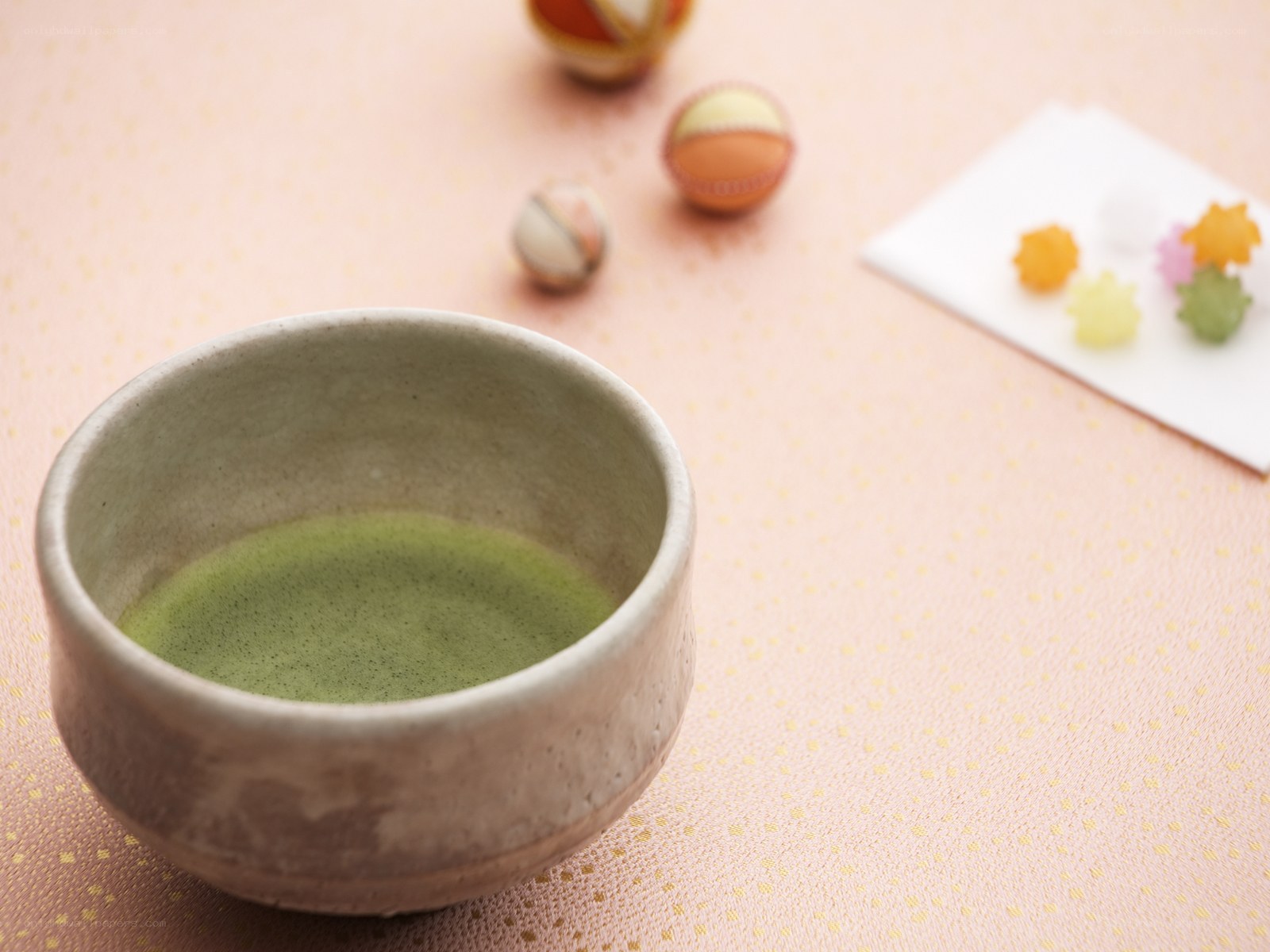 Matcha tea with sweets