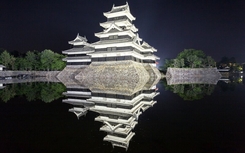 Matsumoto Castle at Night — Black