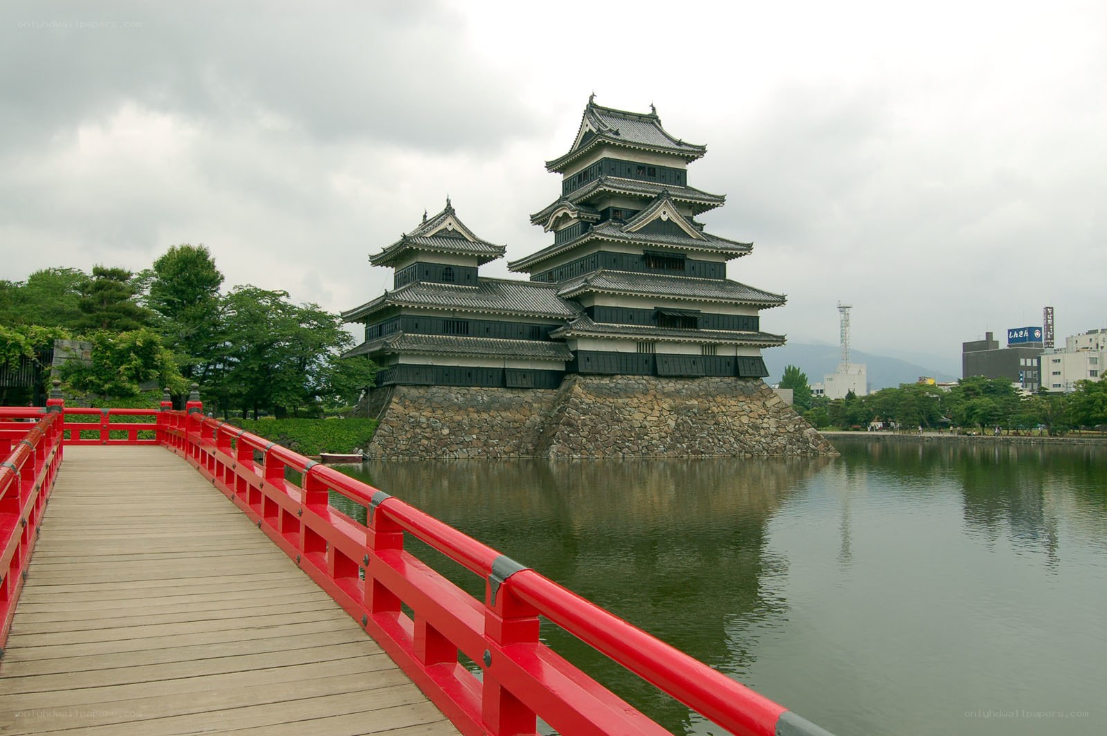 Matsumoto Castle with red bridge