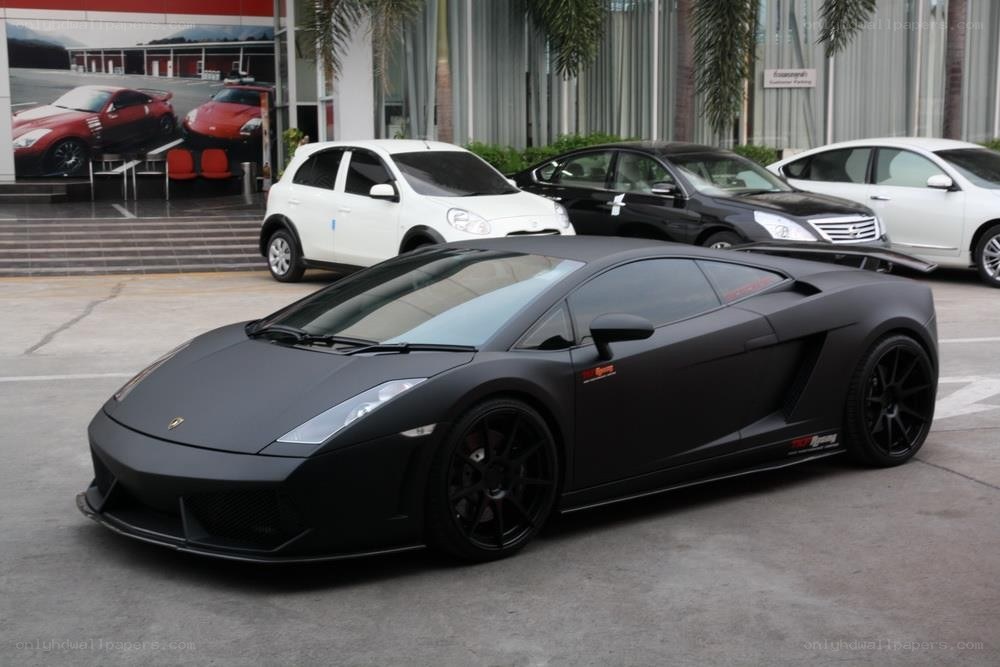 Matte black Lamborghini Gallardo