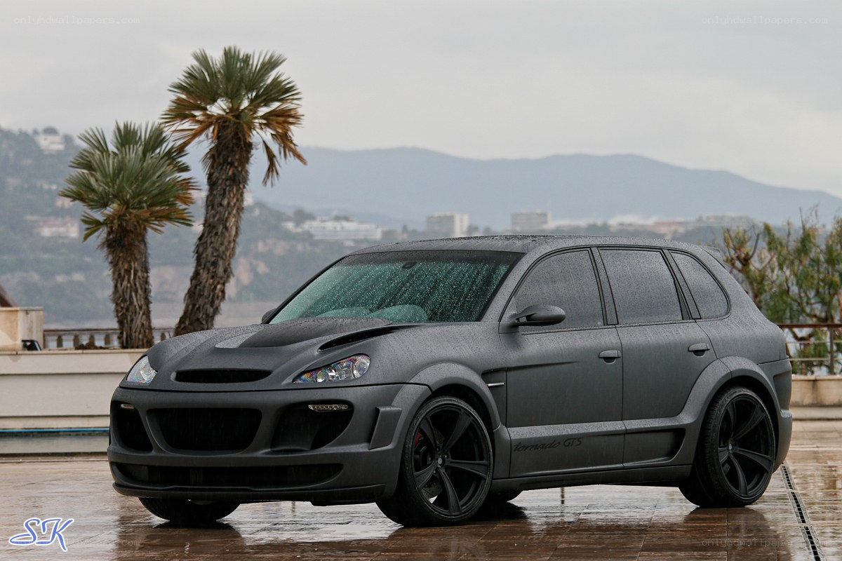 Matte black Porsche Cayenne