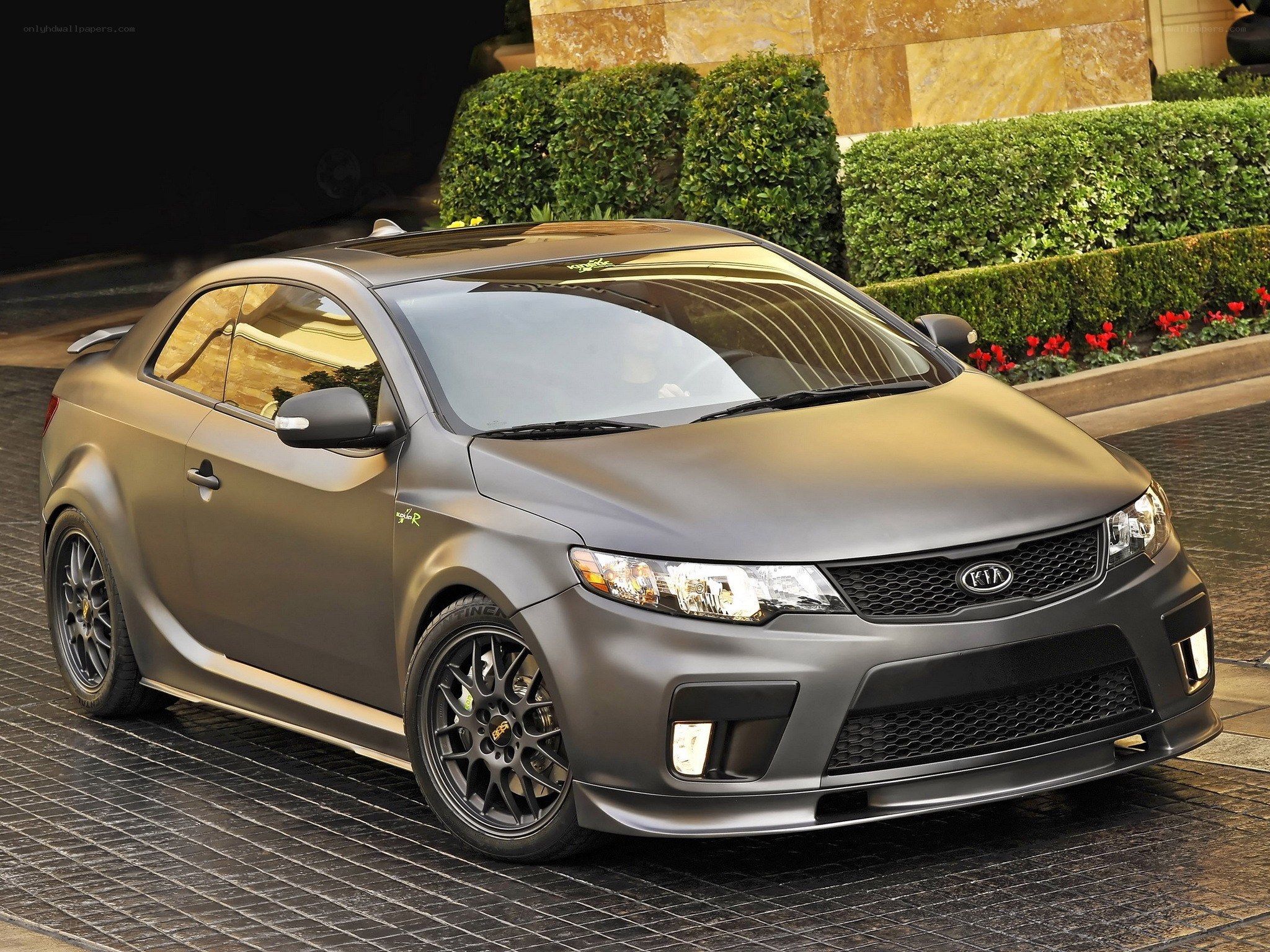 Matte gray kia cee'd gt