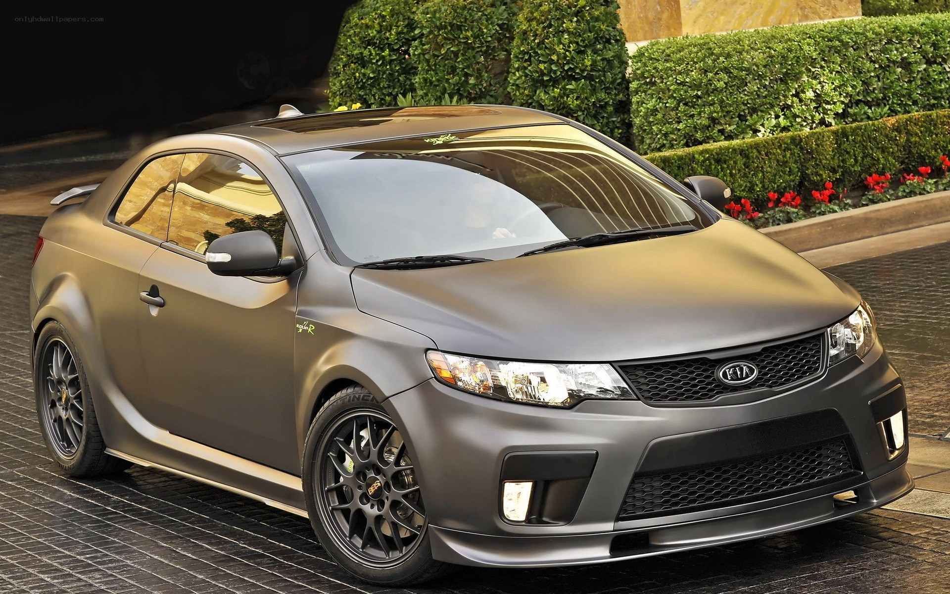 Matte gray Kia Forte Koup
