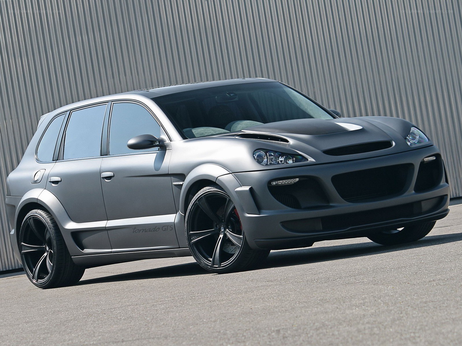 Matte gray Porsche Cayenne