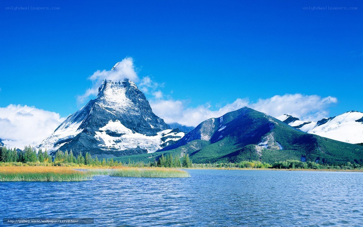 Matterhorn mountain and lake