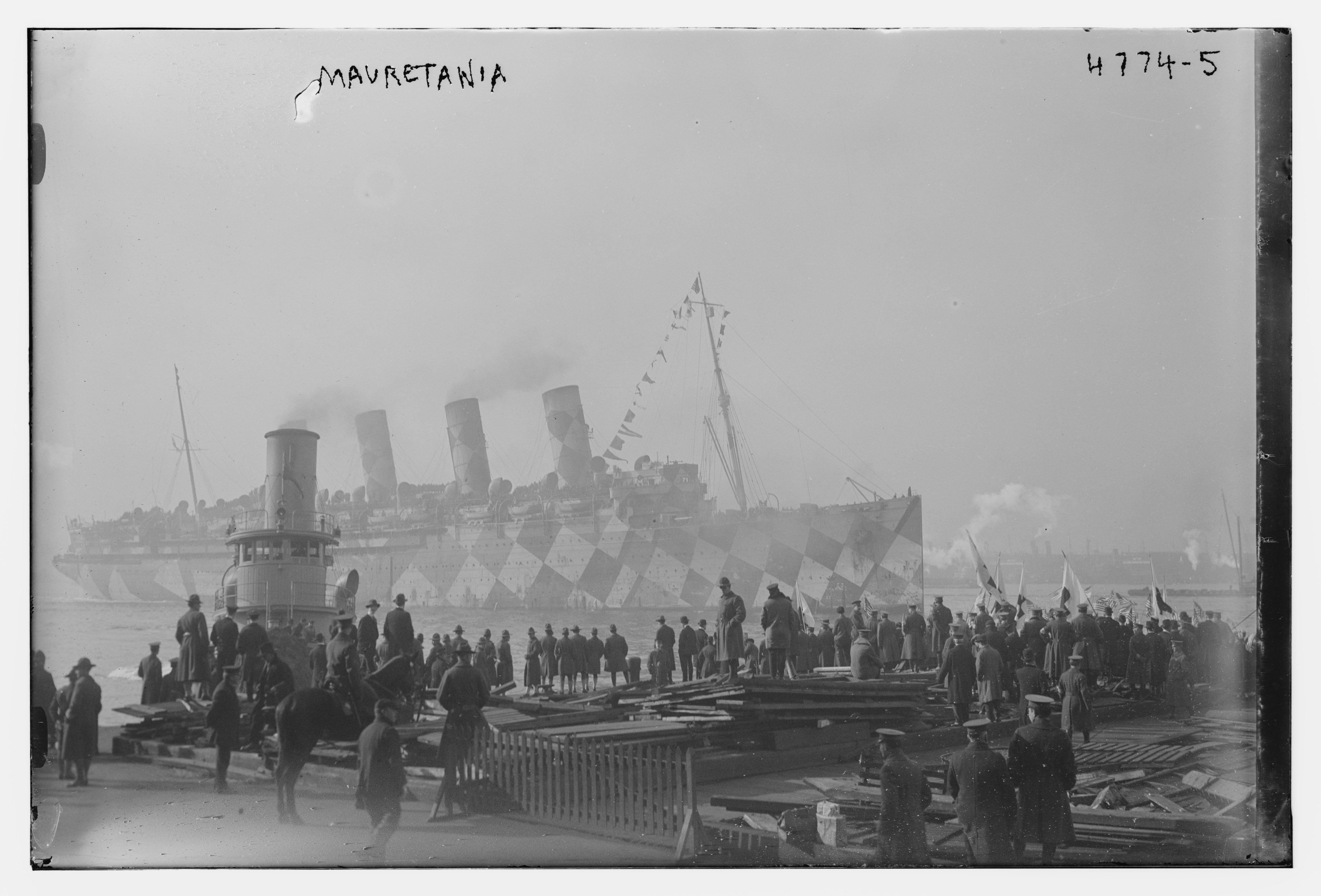 Mauritania ship at dock