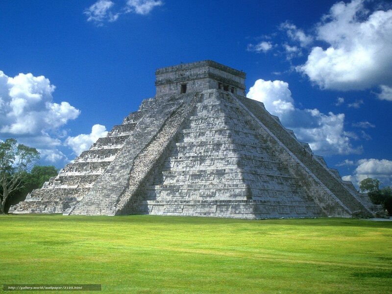 Mayan pyramid at Chichen Itza