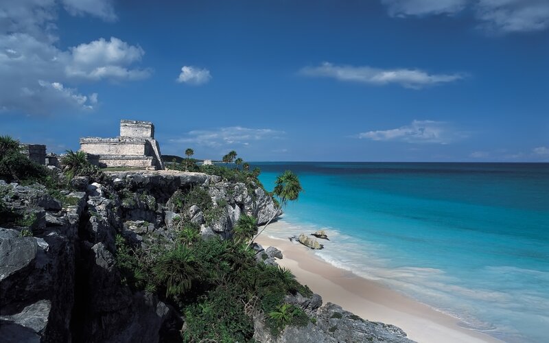 Mayan ruins by the ocean