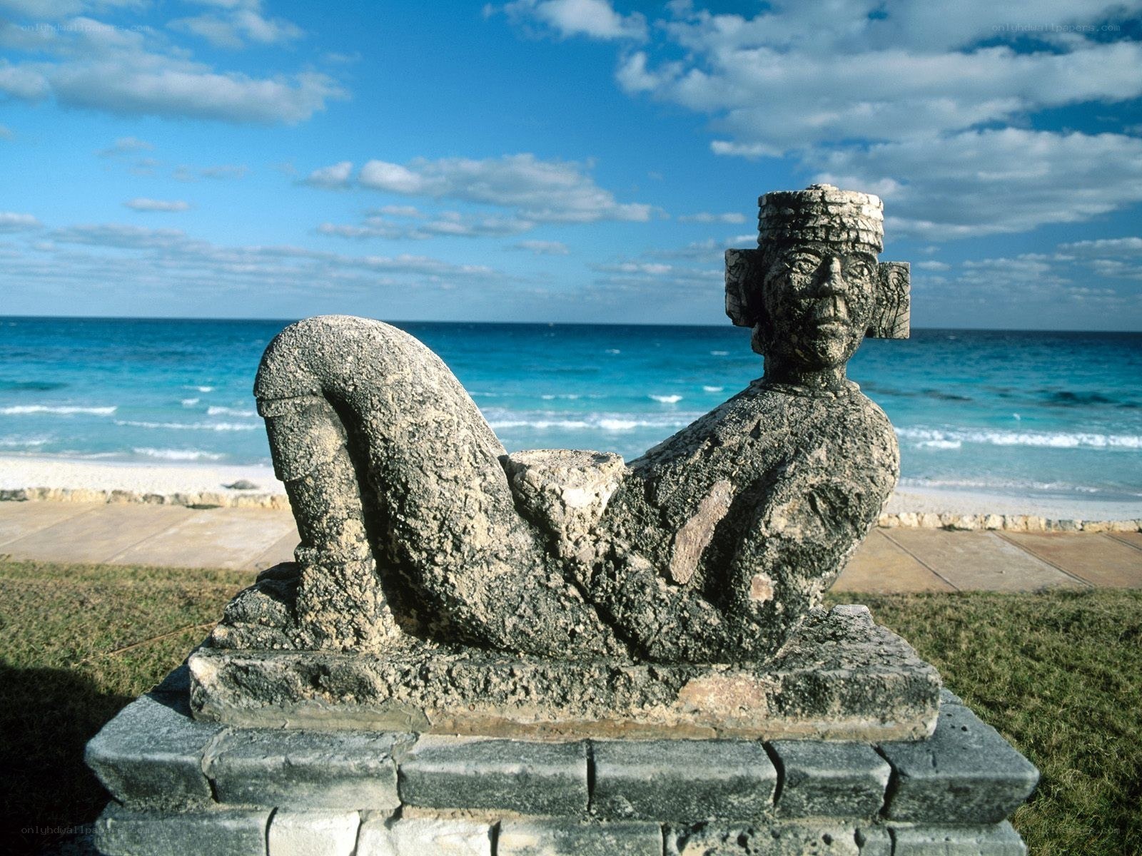 Mayan statue by the ocean
