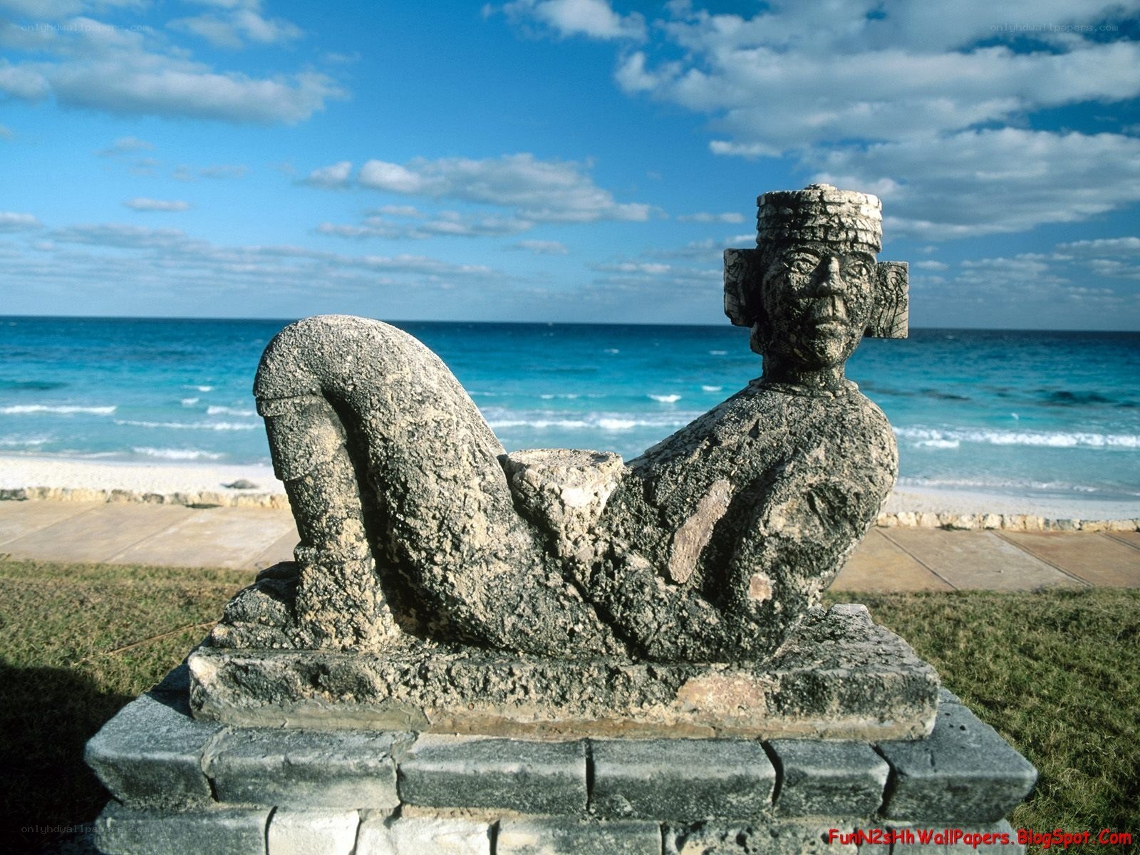 Mayan statue by the ocean