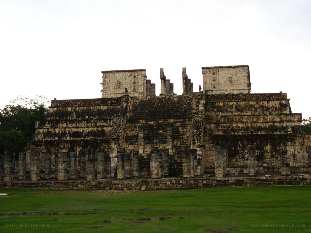 Mayan temple at Chichen Itza