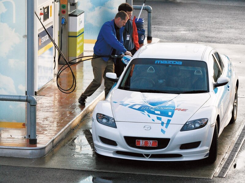 Mazda hydrogen car refueling