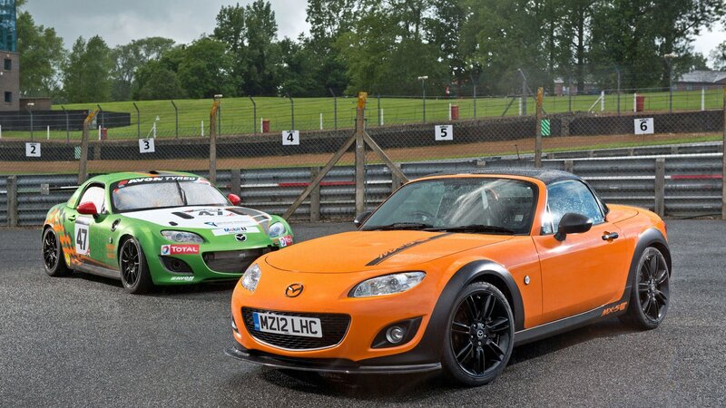 Mazda MX-5 race cars on track