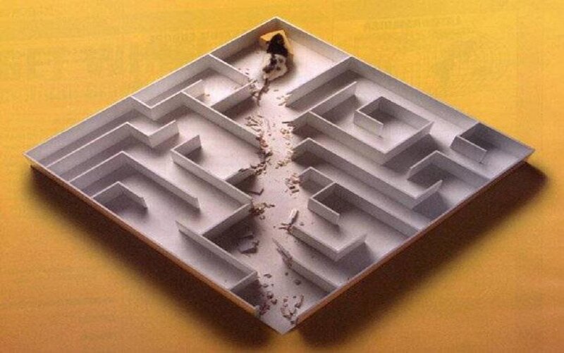 Maze with broken path