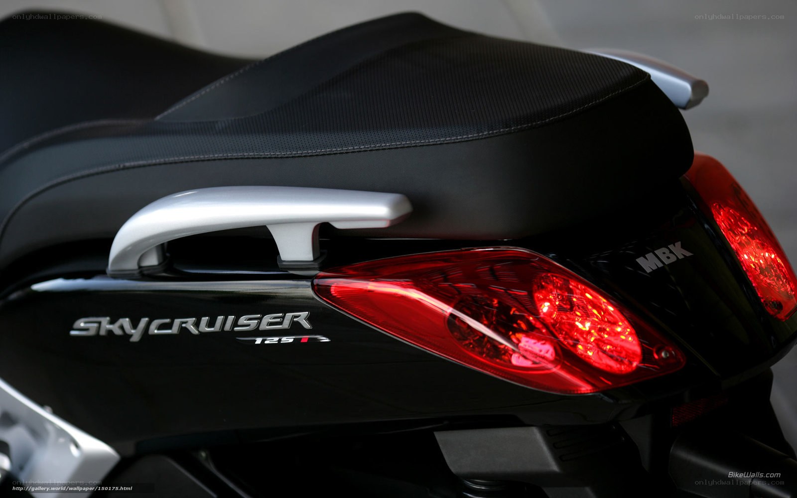 MBK SkyCruiser 125T rear view