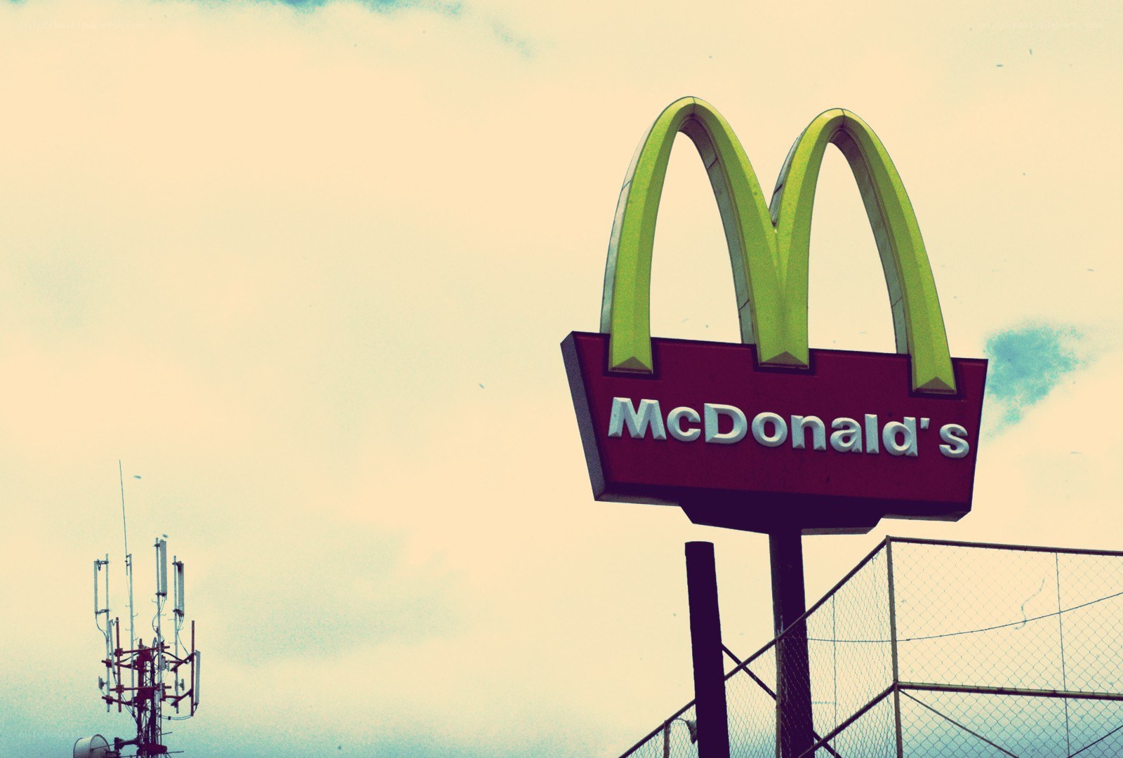 McDonald's sign against sky