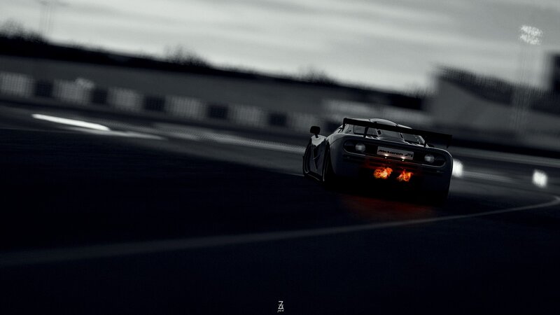 McLaren F1 Race Car — Black