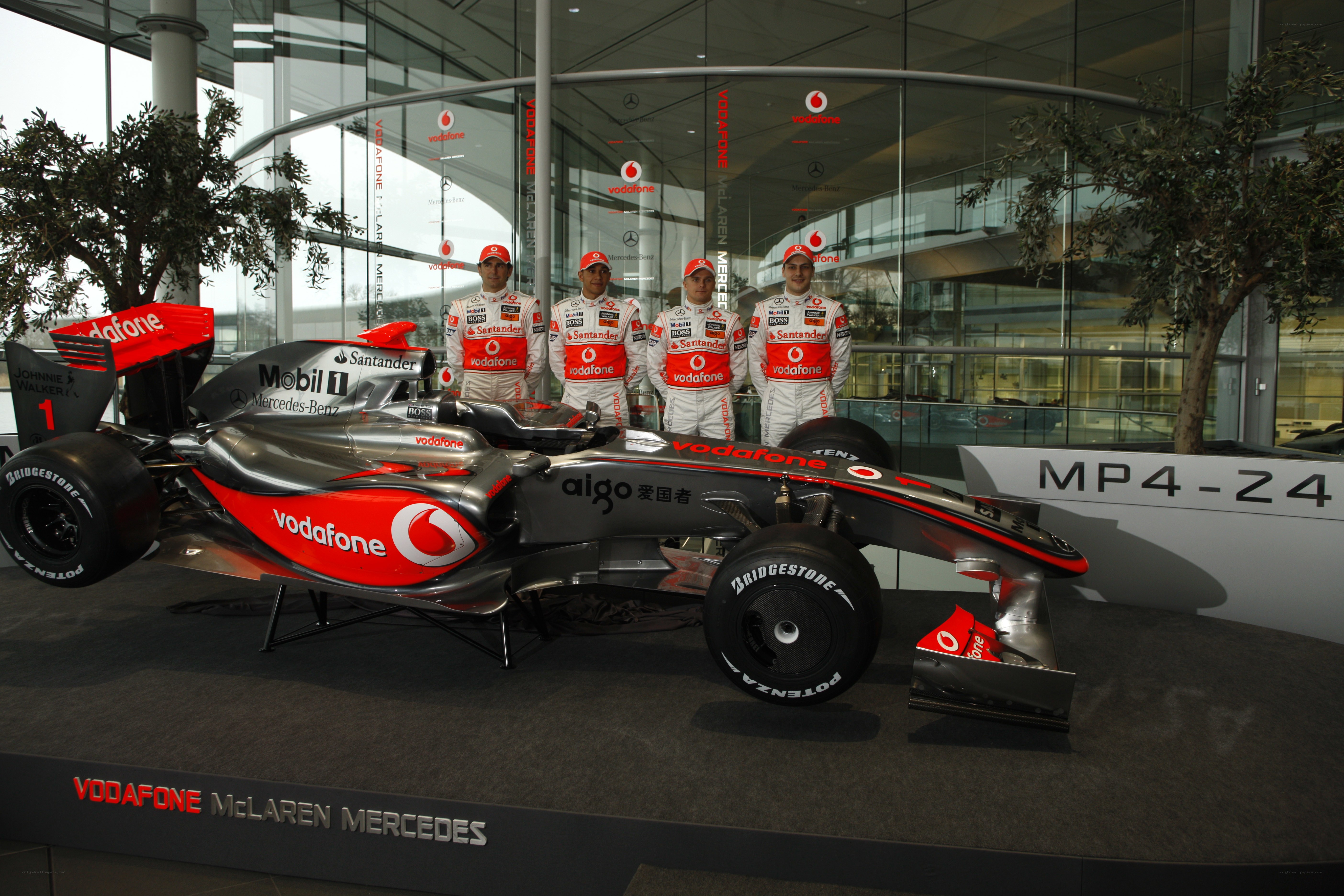 McLaren MP4-24 launch