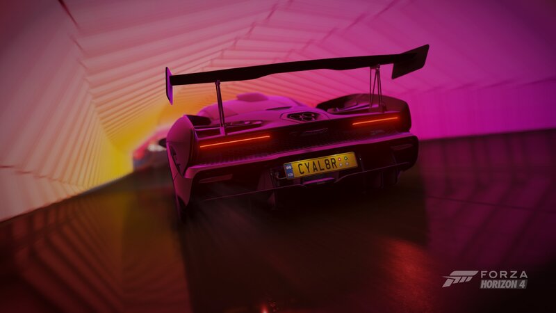 McLaren Senna in Tunnel