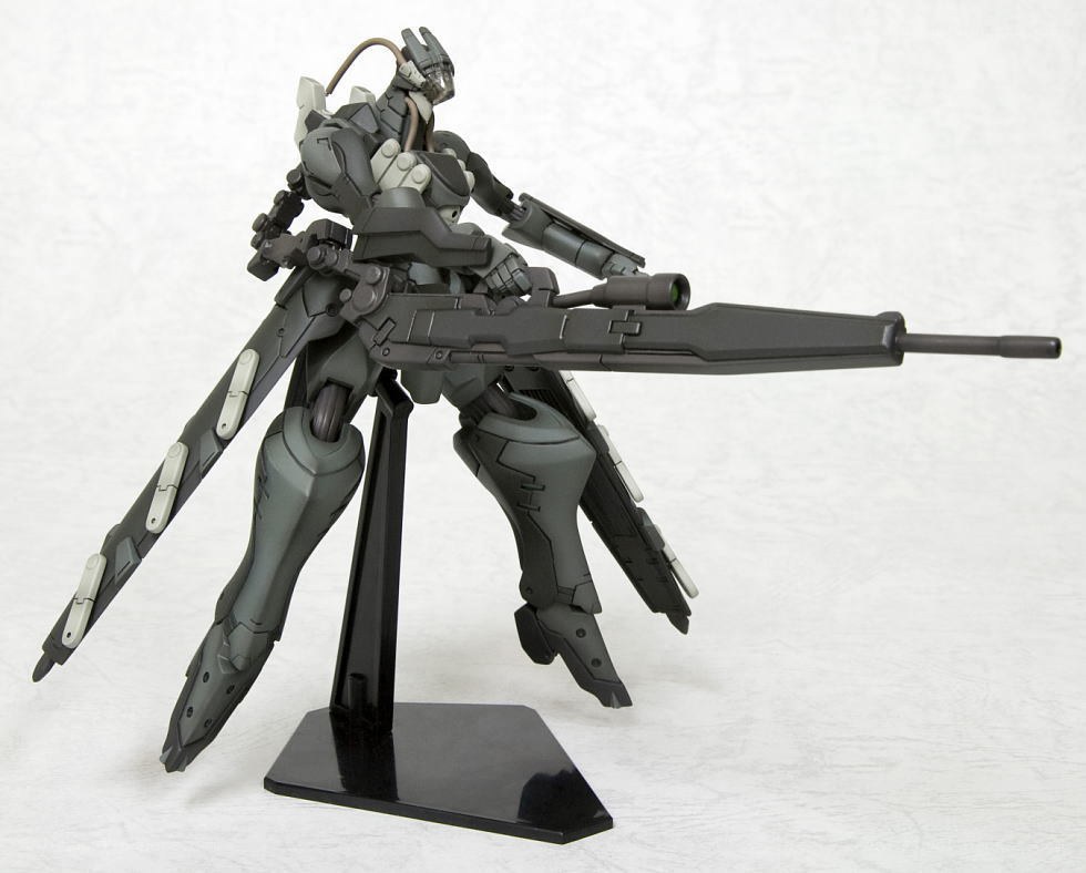mech model with sniper rifle