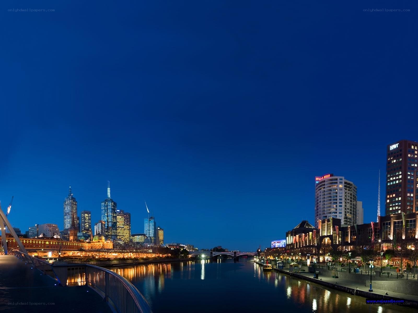 Melbourne skyline at dusk
