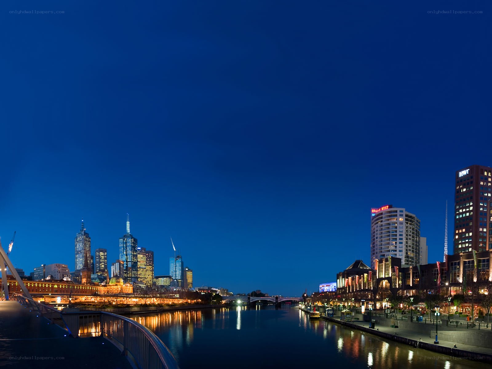 Melbourne skyline at dusk