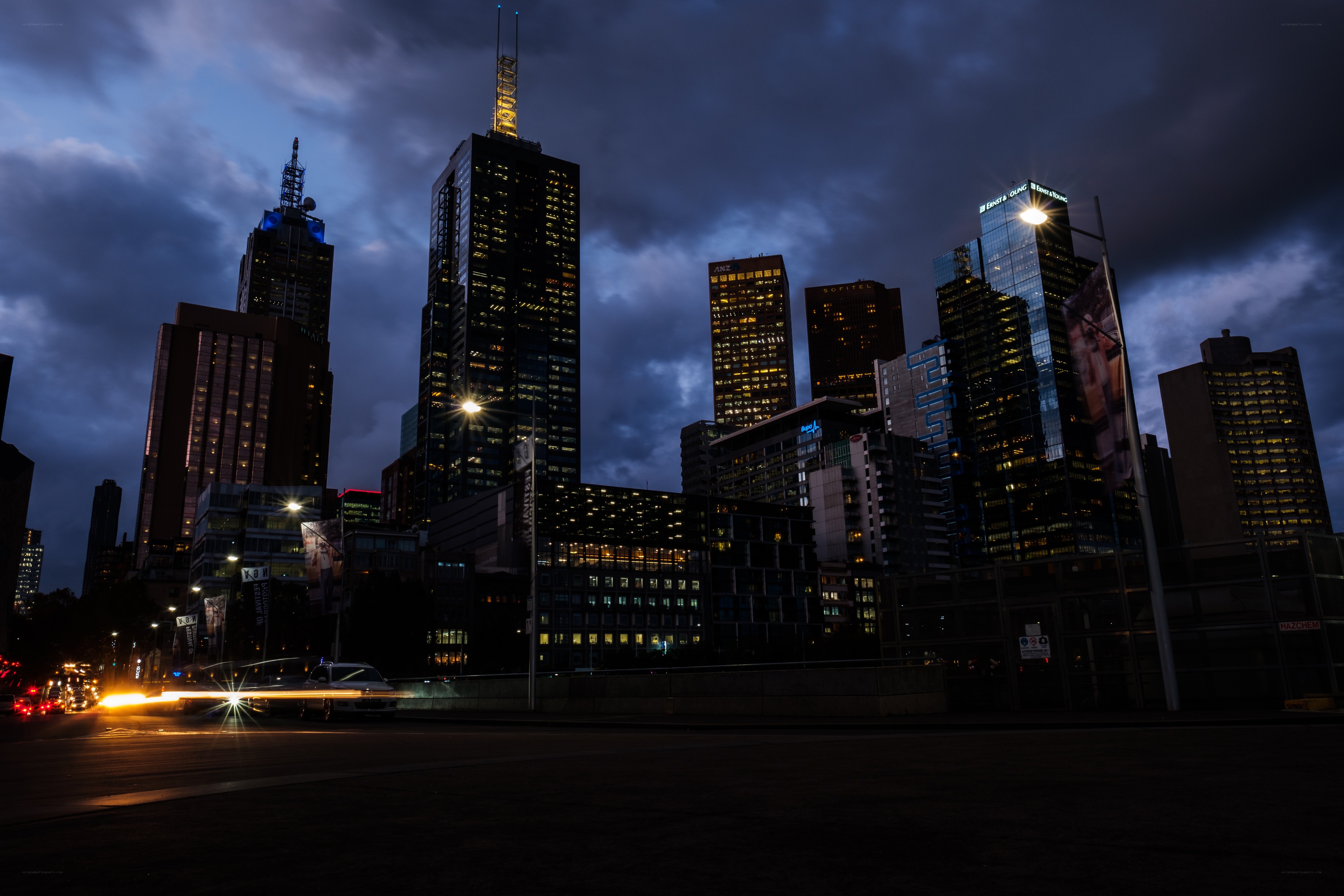 Melbourne skyline at dusk