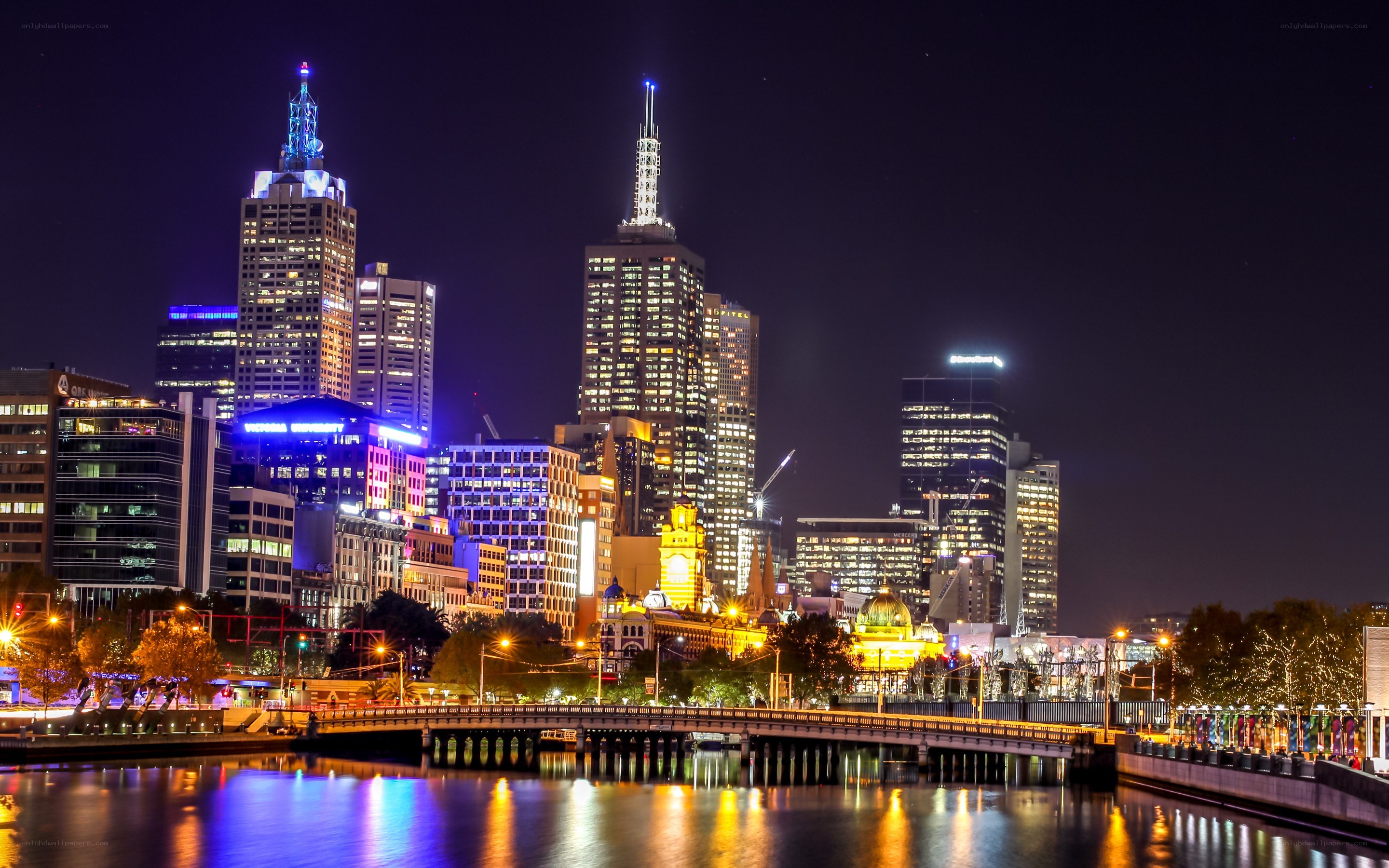 Melbourne skyline at night