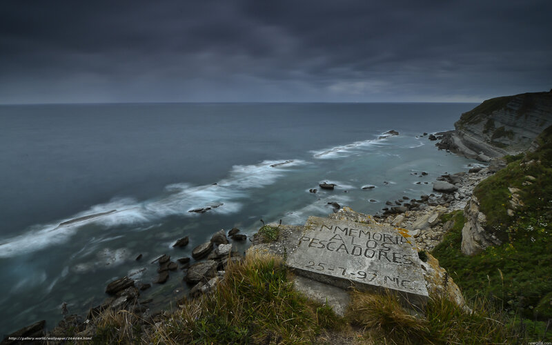 Memorial to Fishermen by the Sea
