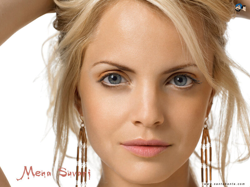 Mena Suvari portrait