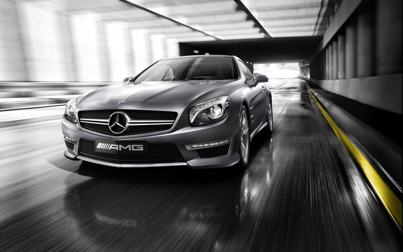 Mercedes-AMG SL63 in motion