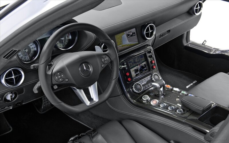 Mercedes-AMG SLS interior