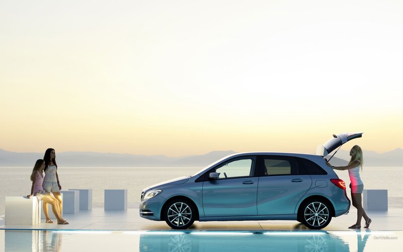Mercedes-Benz B-Class by the sea