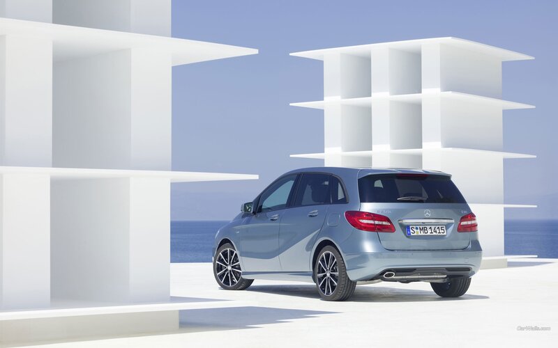 Mercedes-Benz B-Class by the sea