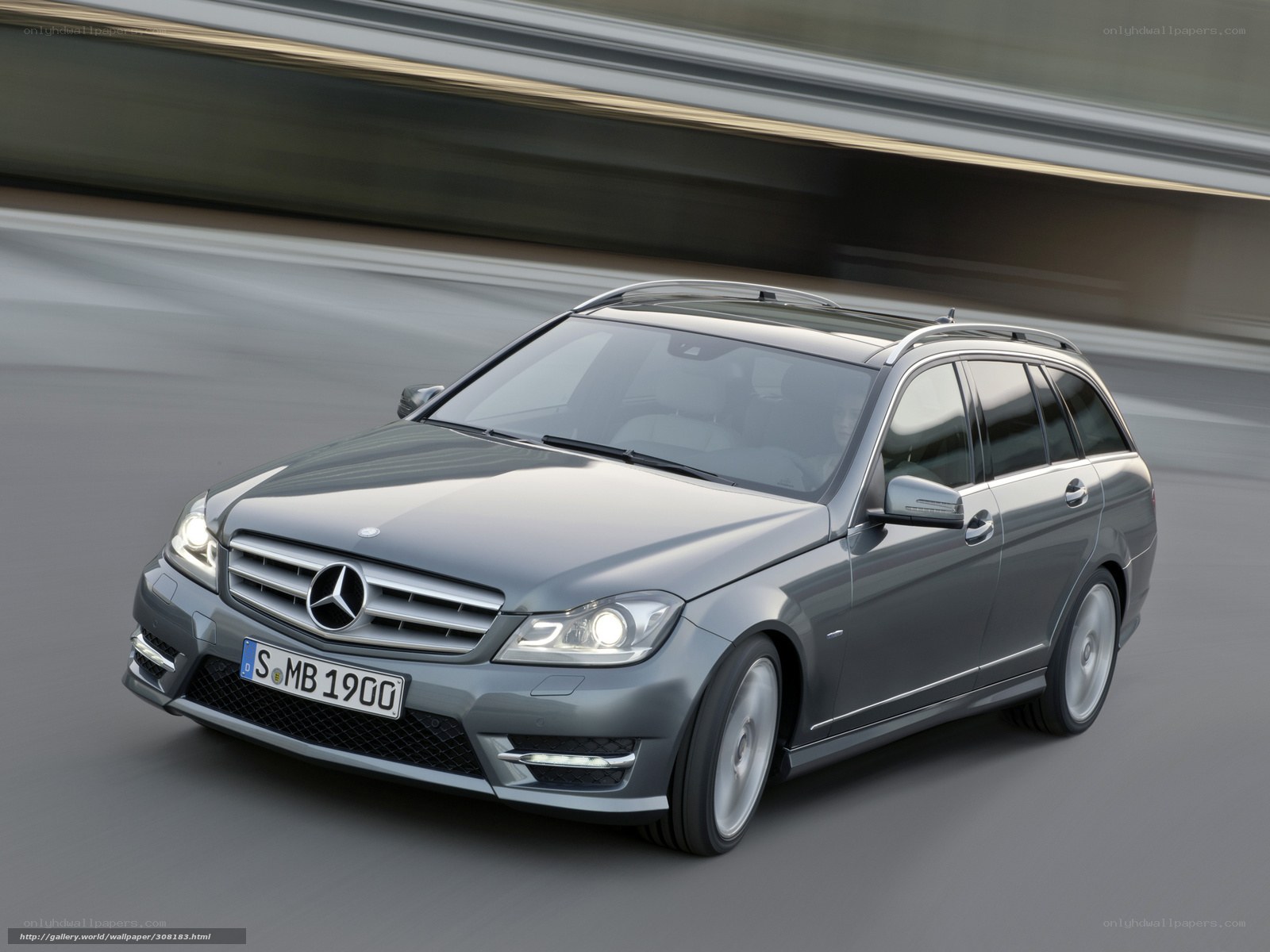 Mercedes-Benz C-Class Wagon in motion